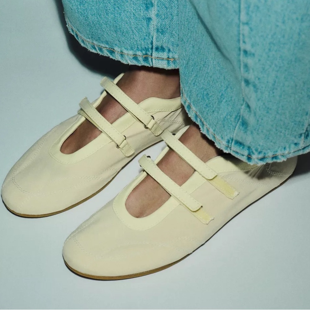 Zara Butter Yellow NWT Satin Effect Topstitched Ballet Flats